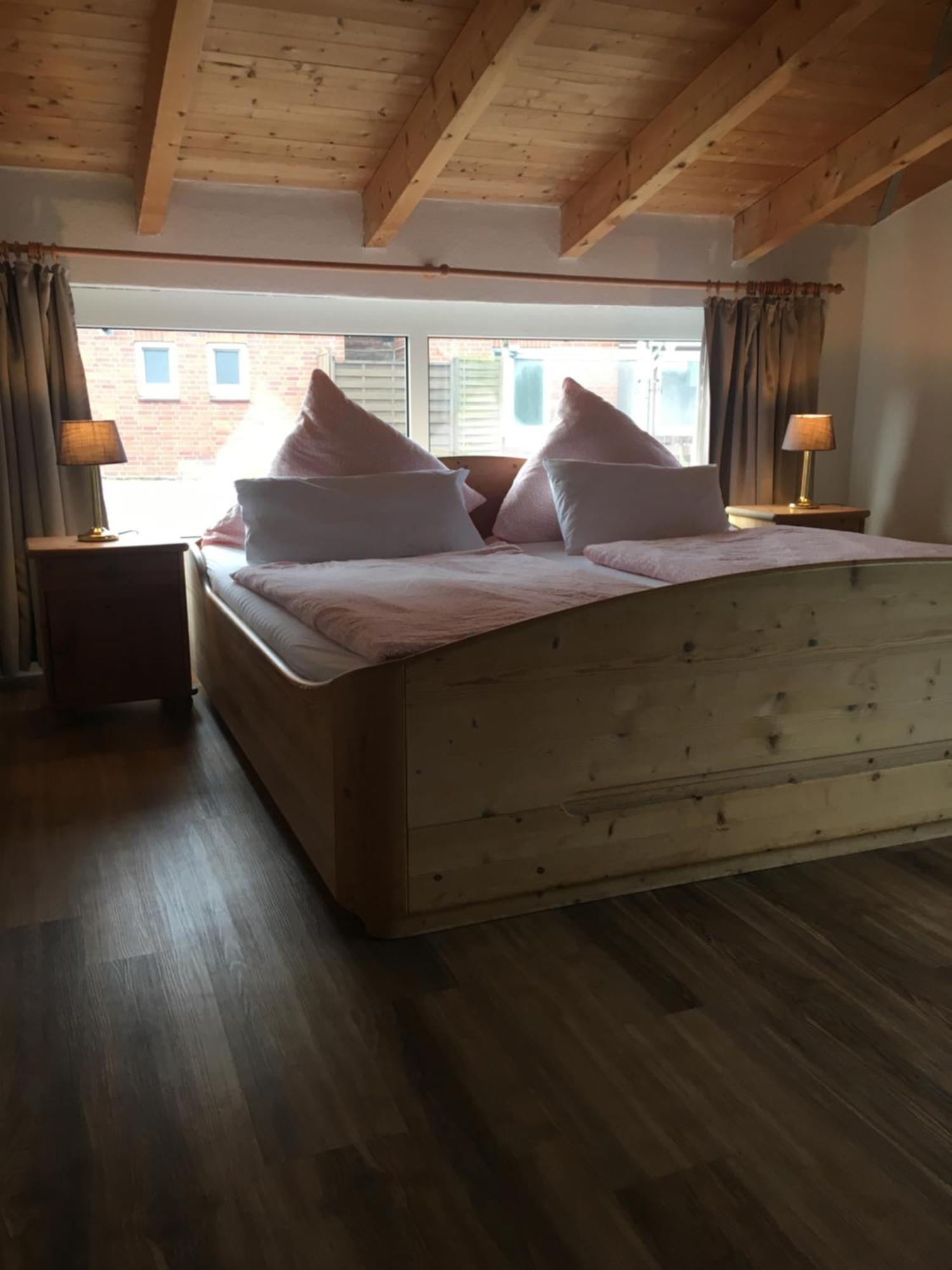 Gaestehaus Zur Linde Otterndorf Esterno foto